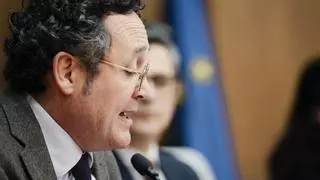 El juez del Supremo expone a las acusaciones que la ley no le permite suspender a García Ortiz mientras le está investigando