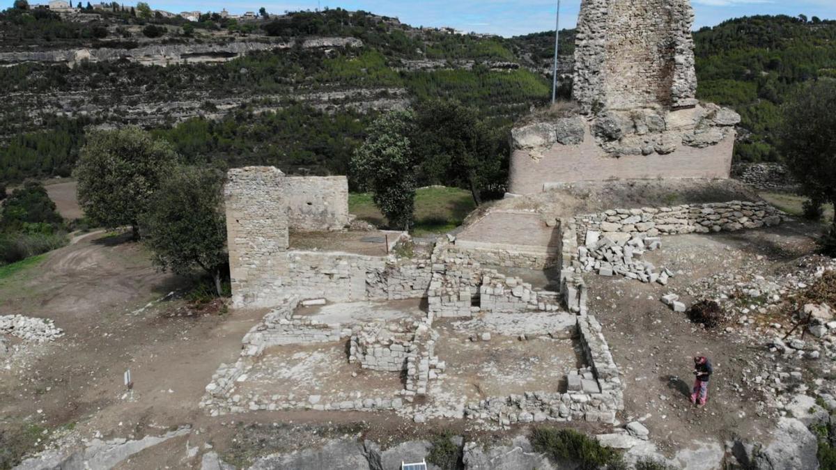 Excavació arqueològica de les restes de la casa senyorial del recinte del castell de Calders | AJUNTAMENT CALDERS