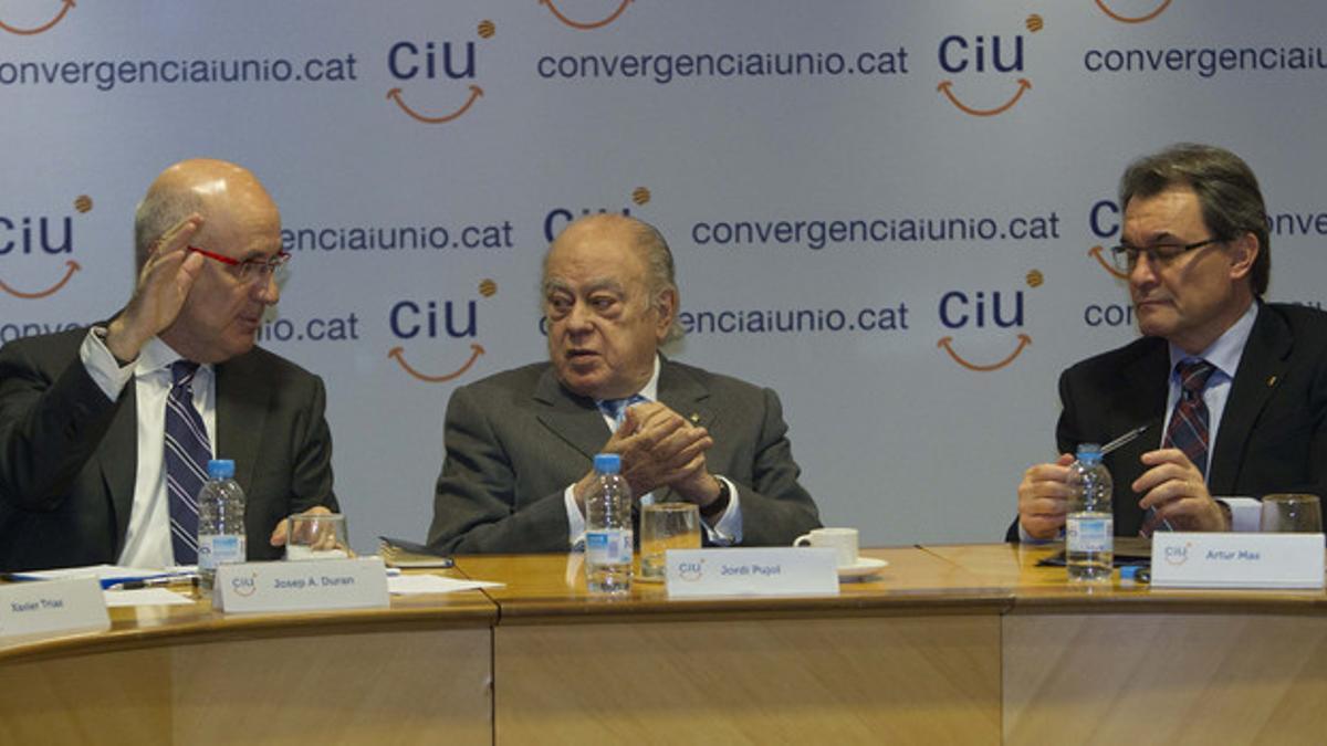 Josep Antoni Duran Lleida, junto al 'expresident' Jordi Pujol y al 'president' Artur Mas, el pasado enero durante la ejecutiva de CiU.