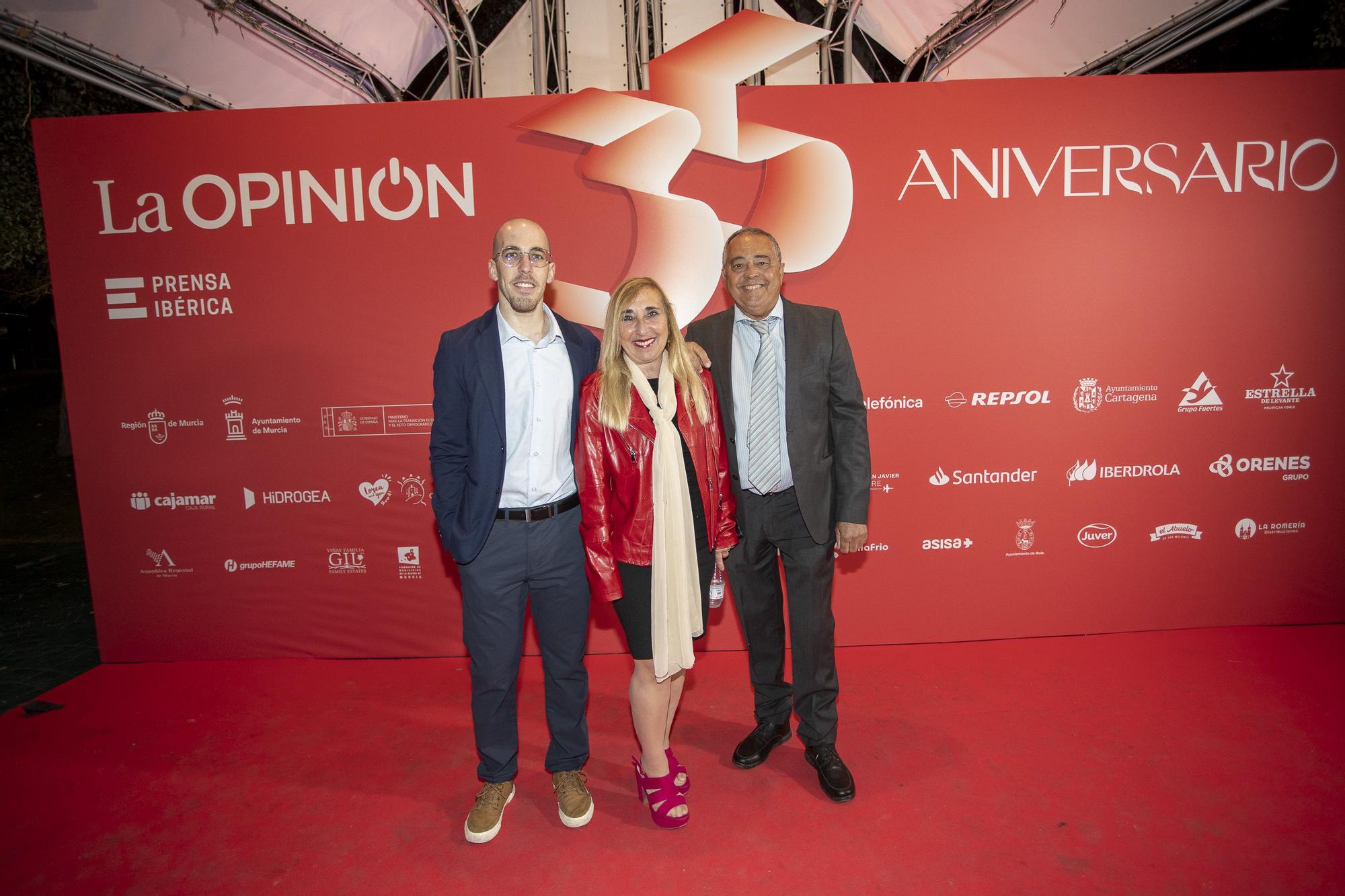 JAVIER VEGA, ANA MARIA MARTíN Y  PASCUAL VERA