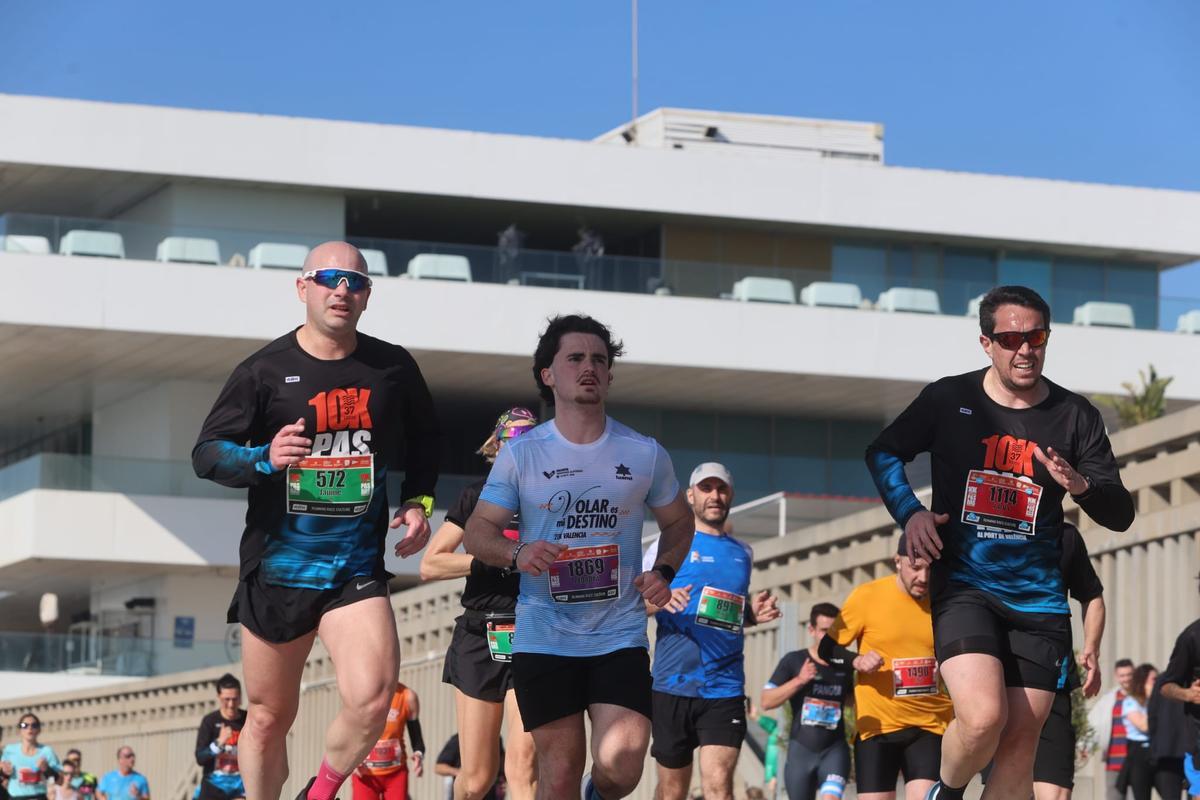 La Marina de València se llenó de corredores