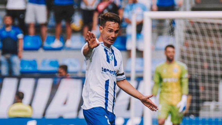 Pablo Larrea, durante un partido en el Heliodoro Rodríguez.