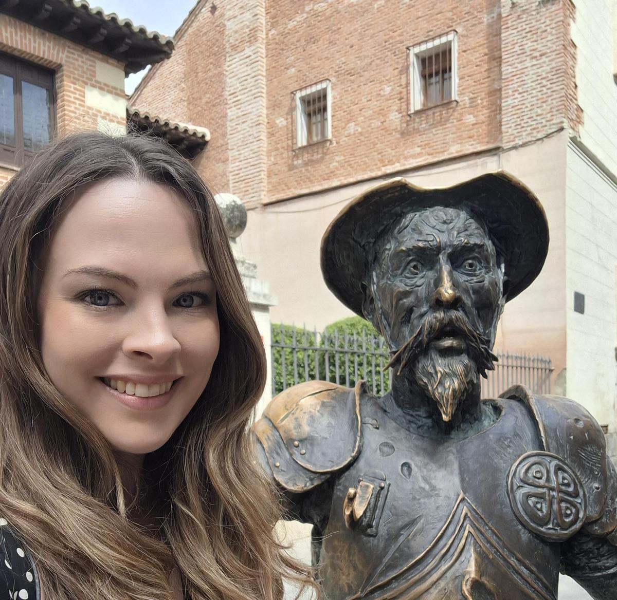McKenna disfruta de largos paseos por la Calle Mayor en Alcalá