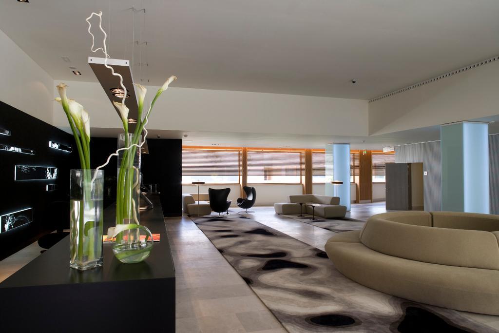 Recepción del parador de Alcalá de Henares.