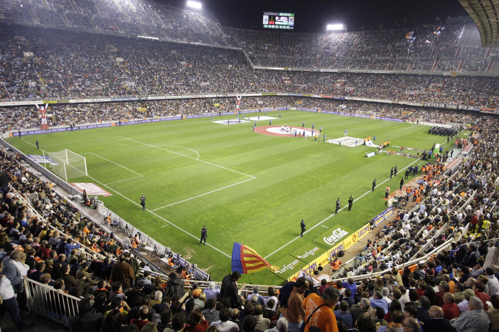 Históricos momentos mágicos de la grada de  Mestalla que pronto volverán