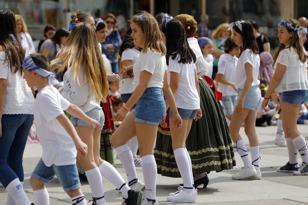 Trobada Escolar de Dansà Tradicional en Torrent.