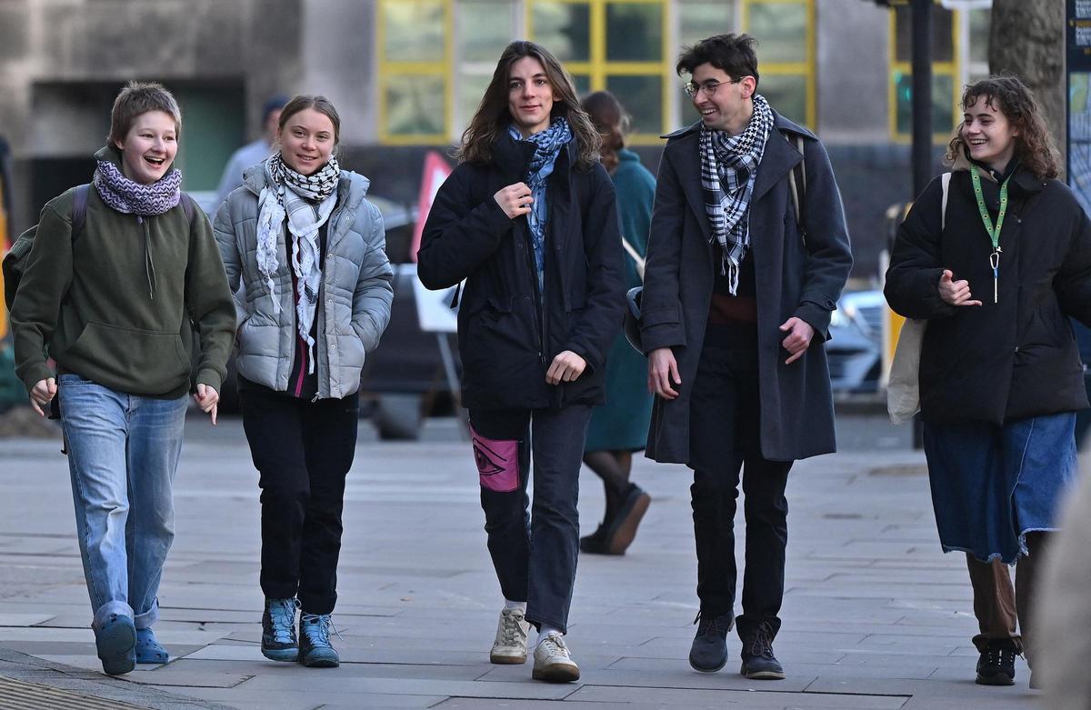 Greta Thunberg llega a su juicio en Londres