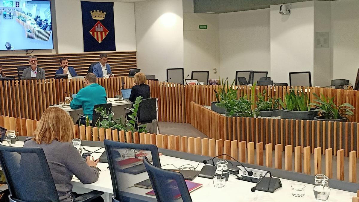 Pleno de municipal de Sant Cugat sin la oposición que lo ha abandonado
