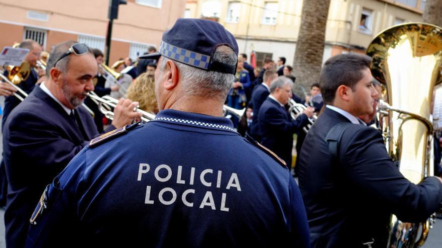 Un agente de la Policía Local de Petrer en imagen de archivo