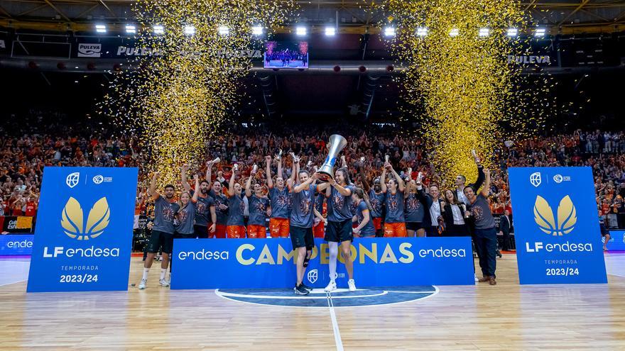 Valencia Basket - Perfumerías Avenida: Las fotos del segundo partido de la final de la Liga F Endesa