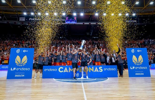 Valencia Basket - Perfumerías Avenida: Las fotos del segundo partido de la final de la Liga F Endesa