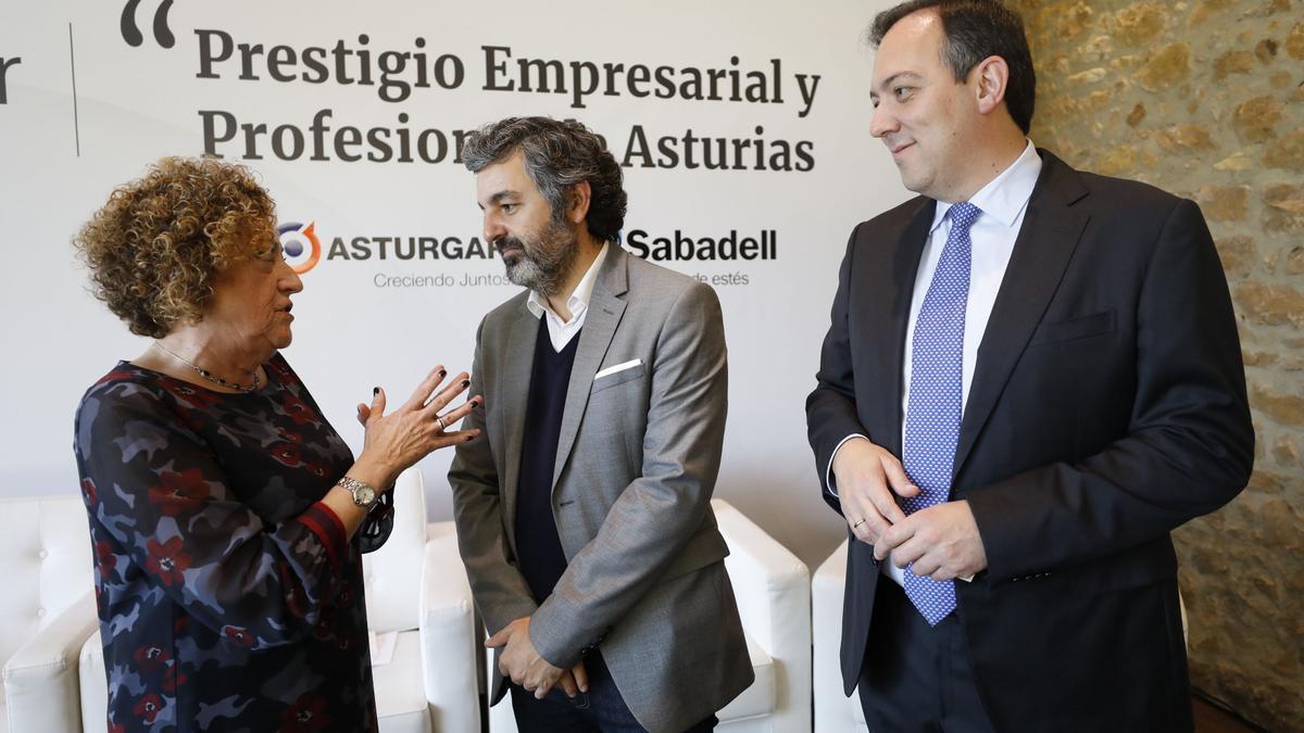 Por la izquierda Consuelo Busto, Alejandro Calvo, Alejandro Vega