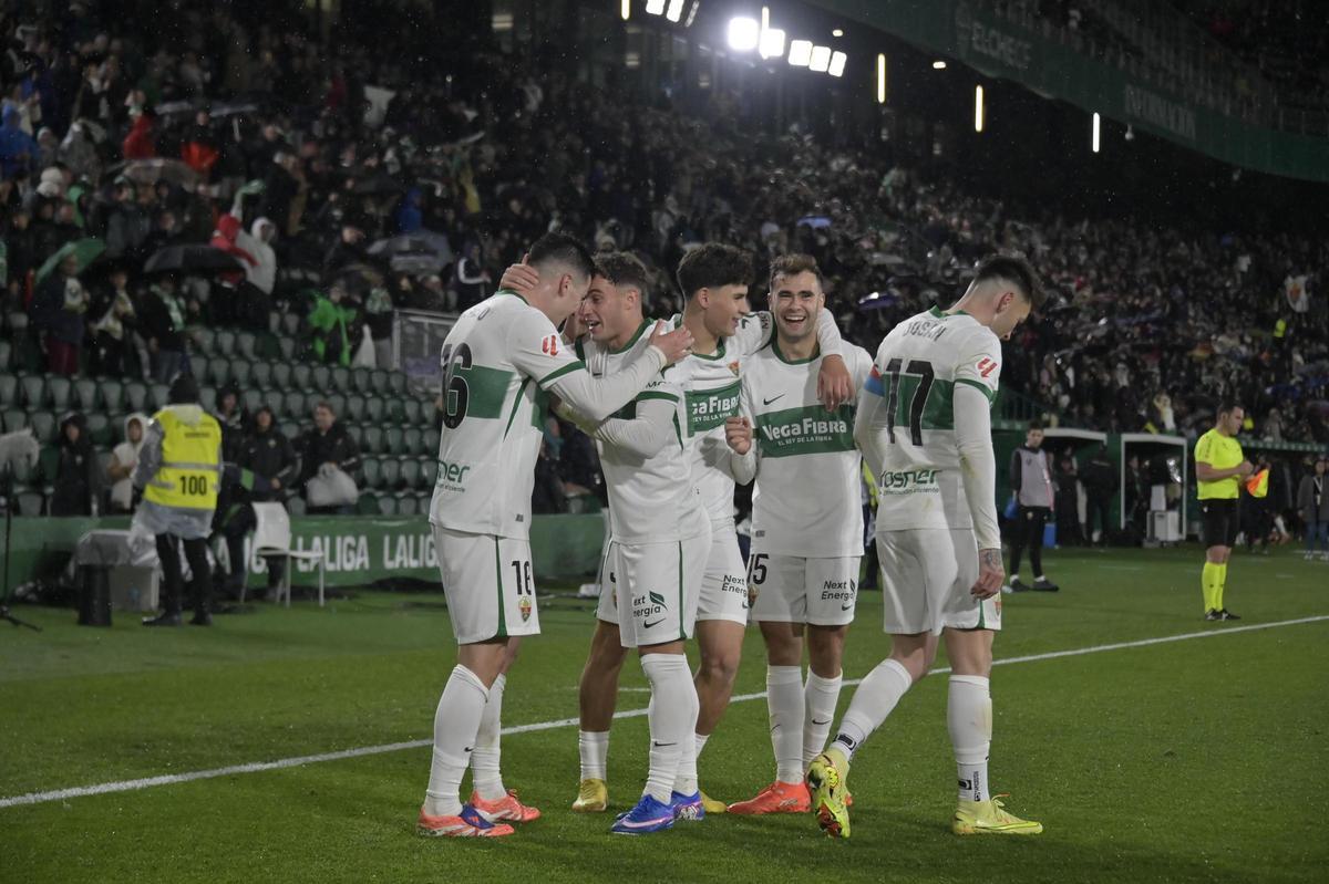 Elche CF - Rayo Vallecano: el último partido del 2025 de los franjiverdes, en imágenes