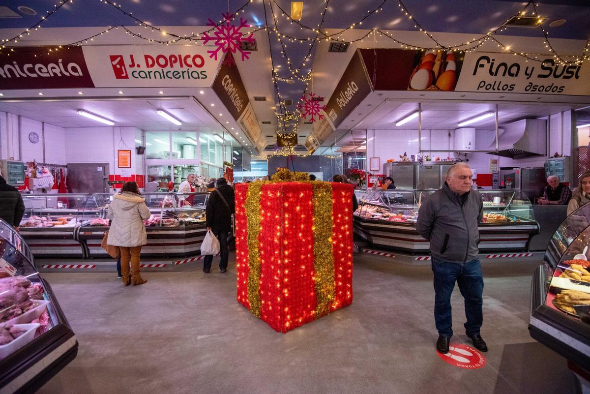 Encendido de las luces de Navidad en el mercado de Elviña de A Coruña