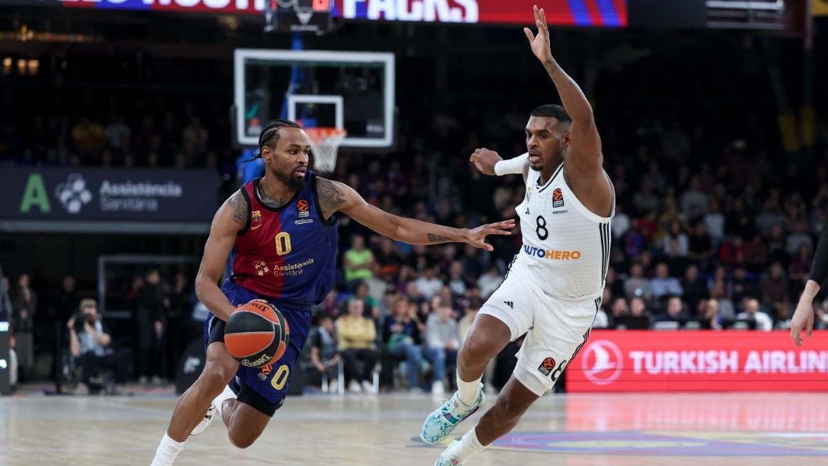 Kevin Punter, ante Xavier Rathan-Mayes en el clásico