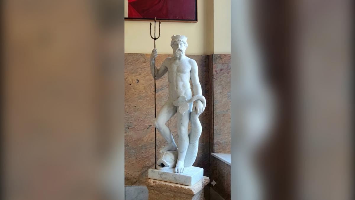 La talla original de Neptuno, en su paradero actual.