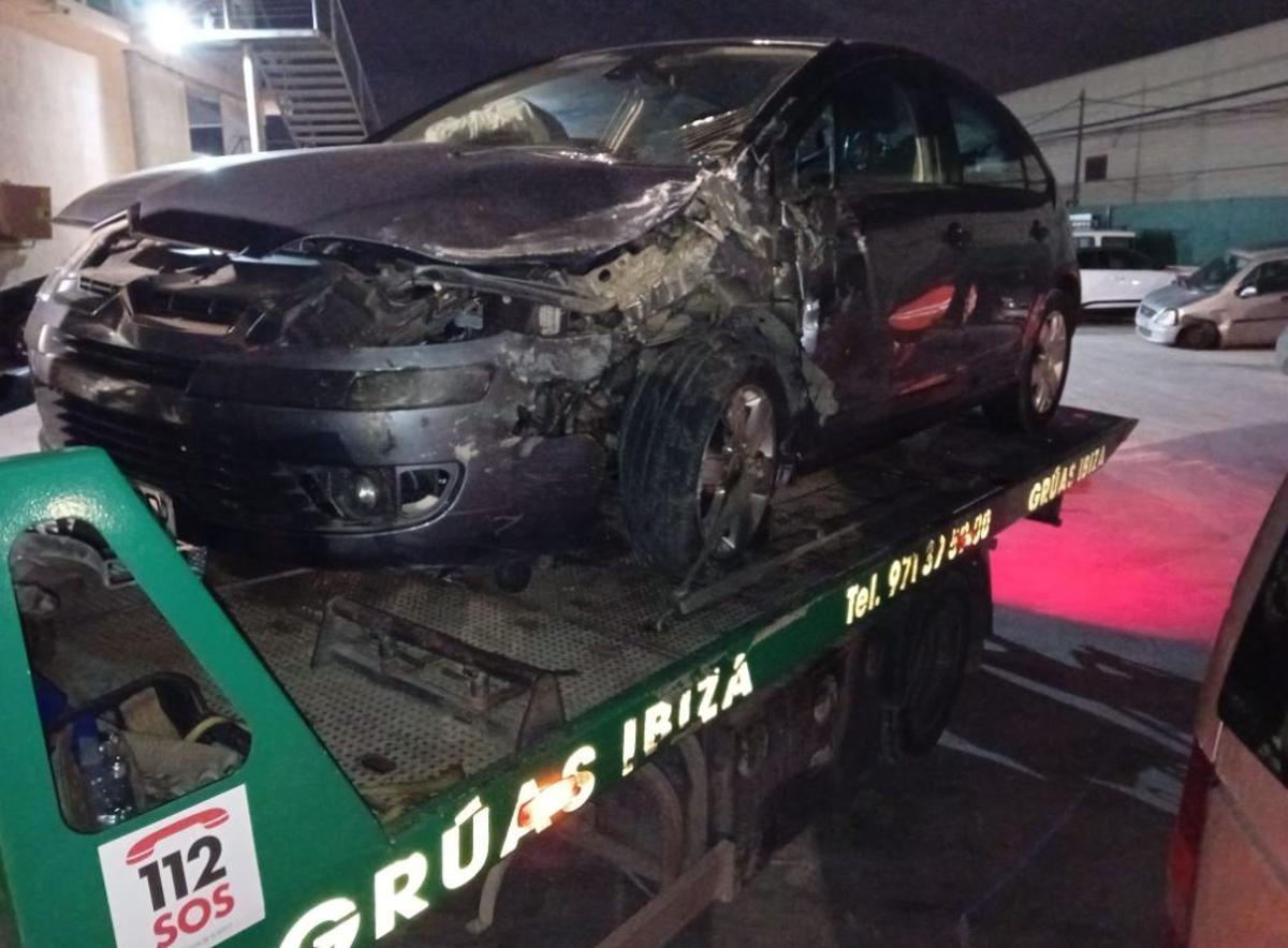 Los vehículos fueron retirados por un equipo de auxilio en carretera de Grúas Ibiza