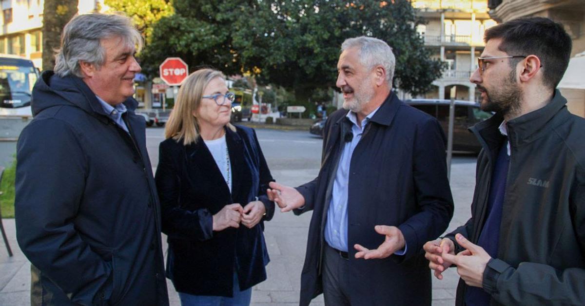 Visita de los diputados Pedro Puy, Irene Garrido y Juan Bayón a Caldas de Reis. | FDV