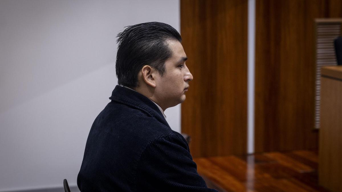 El acusado, P. J. A. C., en el juicio celebrado este lunes en la Audiencia Provincial de Zaragoza.
