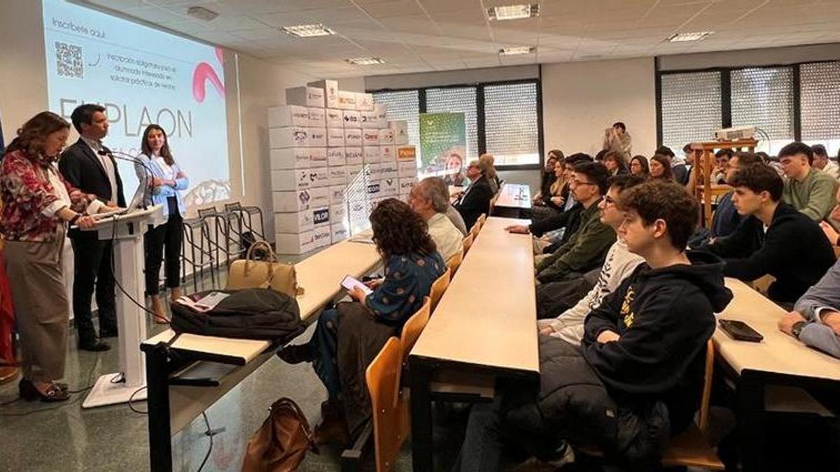 Responsables de QTS Data Centers participaron en la feria de la EUPLA en La Almunia.