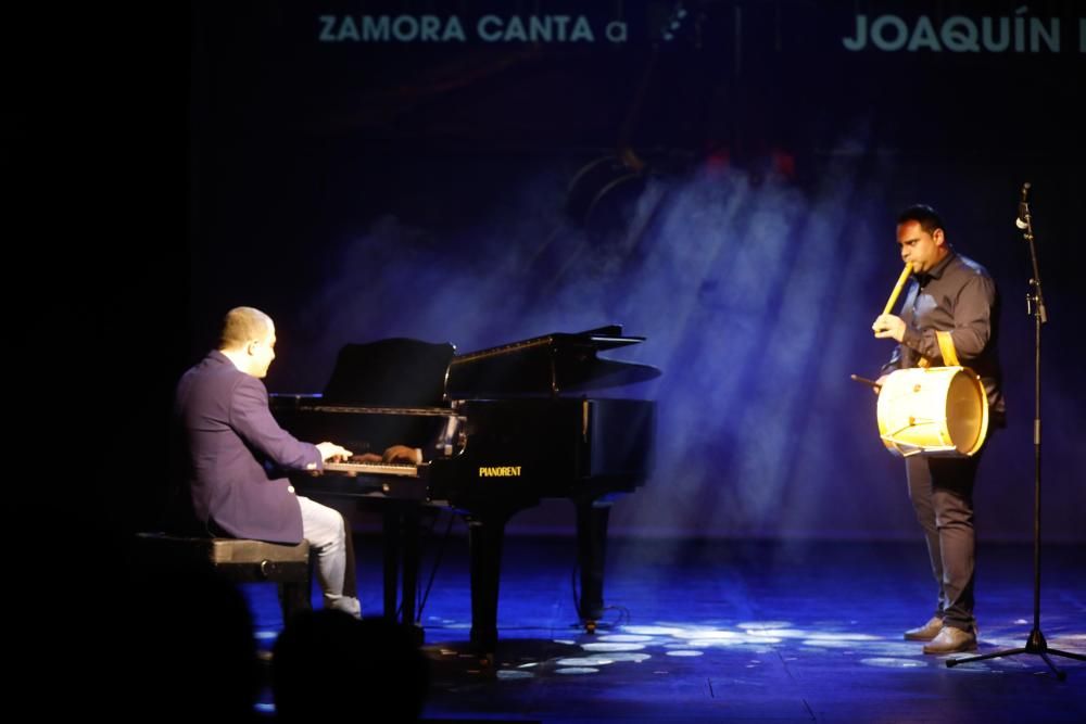 Zamora canta a Joaquín Díaz