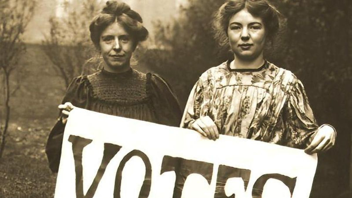 Annie Kenney y Christabel Pankhurst, líderes de la organización Unión Social y Política de Mujeres, en 1908.