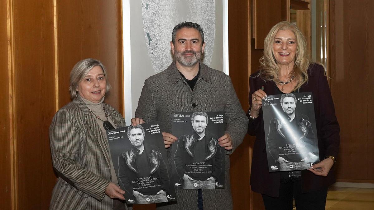 Por la izquierda, Isabel González, Juan Noval Moro y Aurora Cienfuegos, este juevesm durante la presentación.