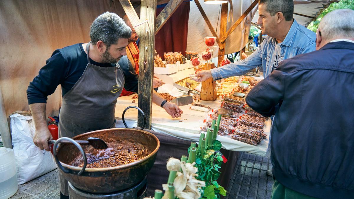 Puestos tradicionales en Cánovas.