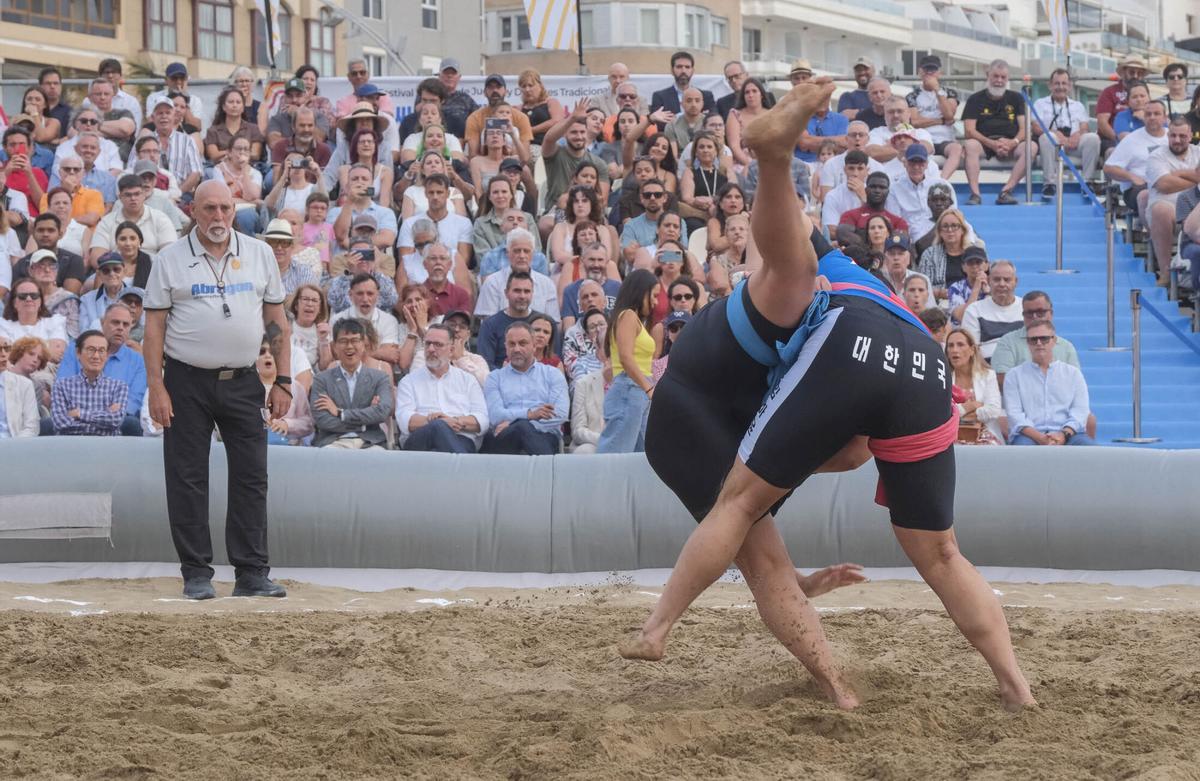 Lucha Canaria y Coreana en Las Canteras