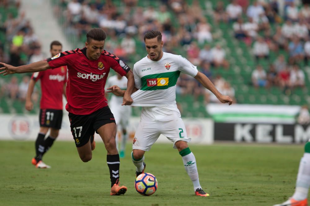 Elche y Nàstic empatan en el Martínez Valero