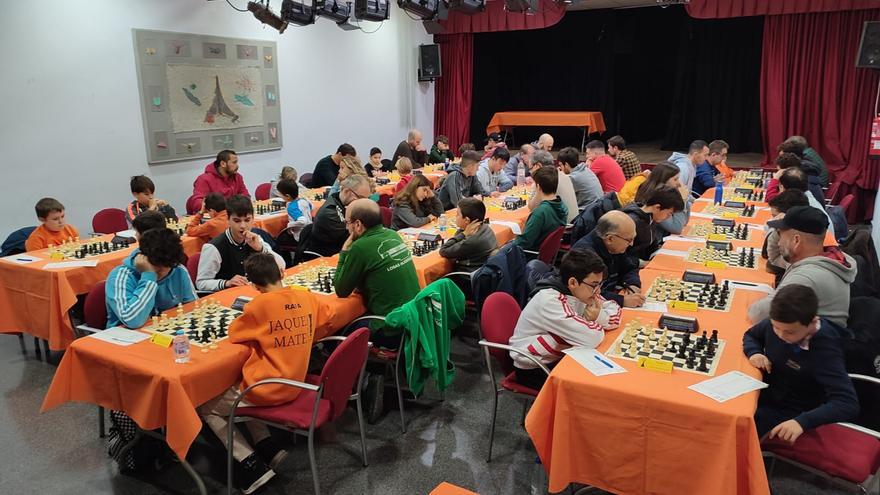 El VIII Coves de Paterna enfrentó a un centenar de ajedrecistas