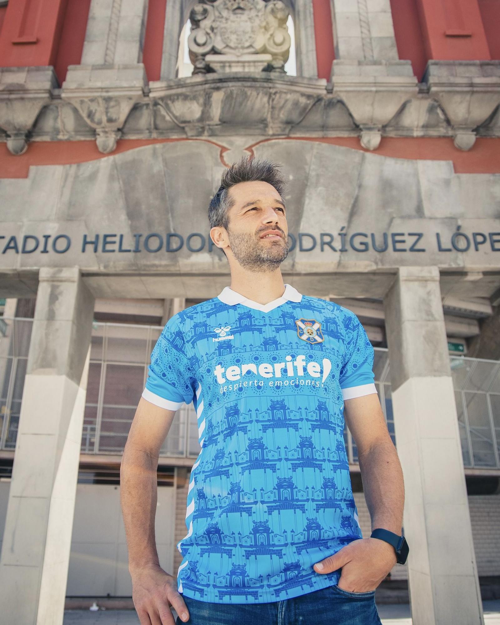 Equipación conmemorativa por el centenario del Estadio Heliodoro Rodríguez López