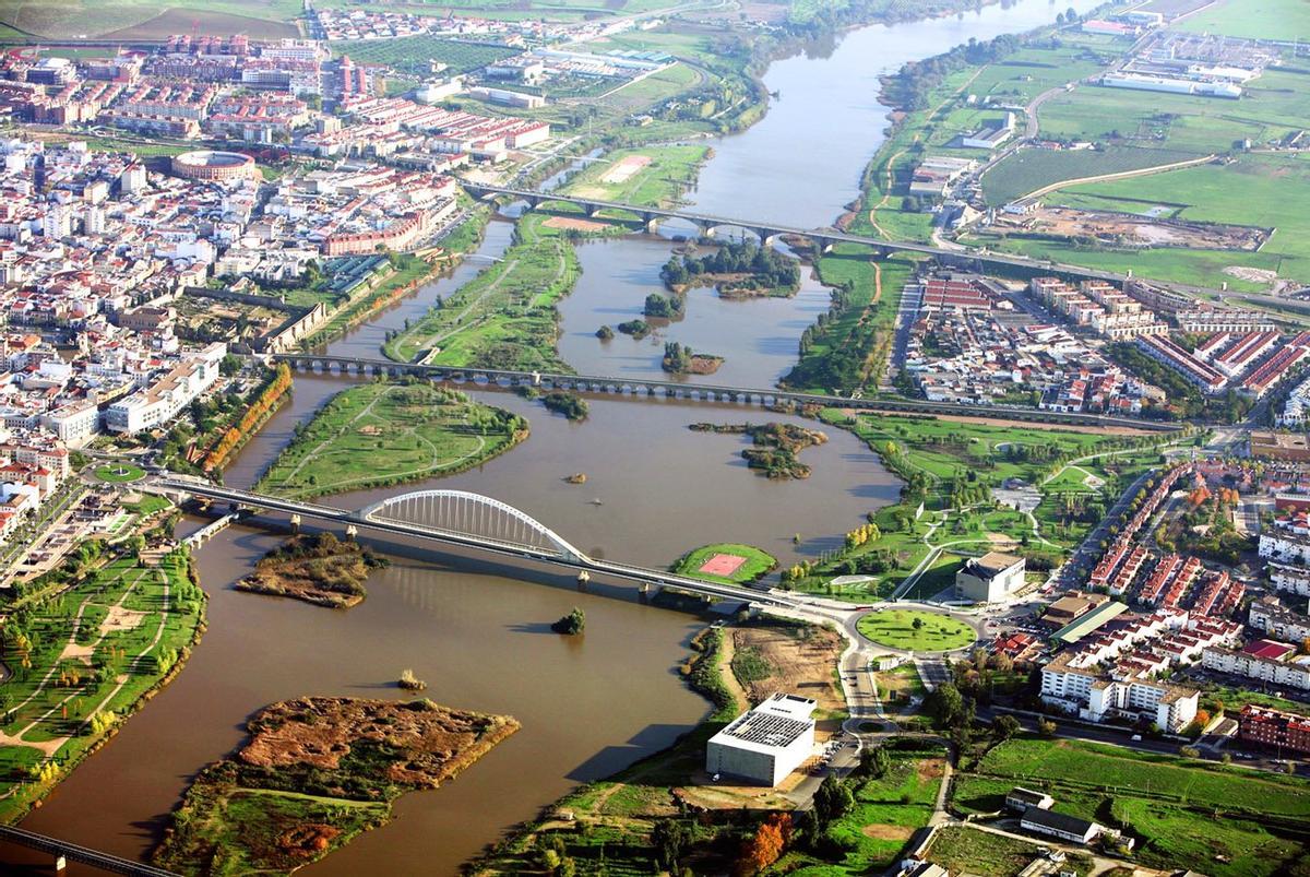 La capital extremeña desde las nubes.