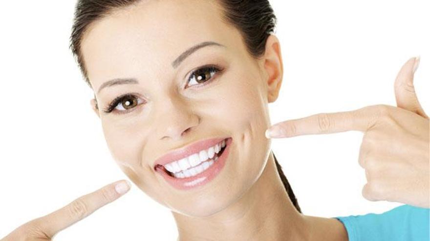 Potenciar la belleza natural de los dientes.