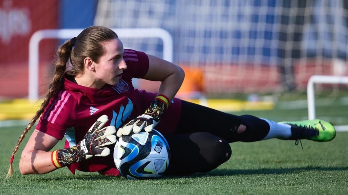 Enith Salón en un entrenamiento de 'La Roja'