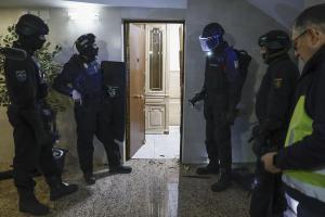 Así es cómo la Policía desmantela un narcopiso en Puente de Vallecas