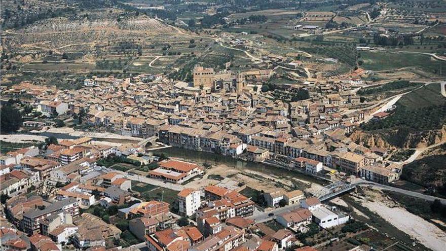 La Guardia Civil de Teruel desmantela una fiesta ilegal en Valderrobres