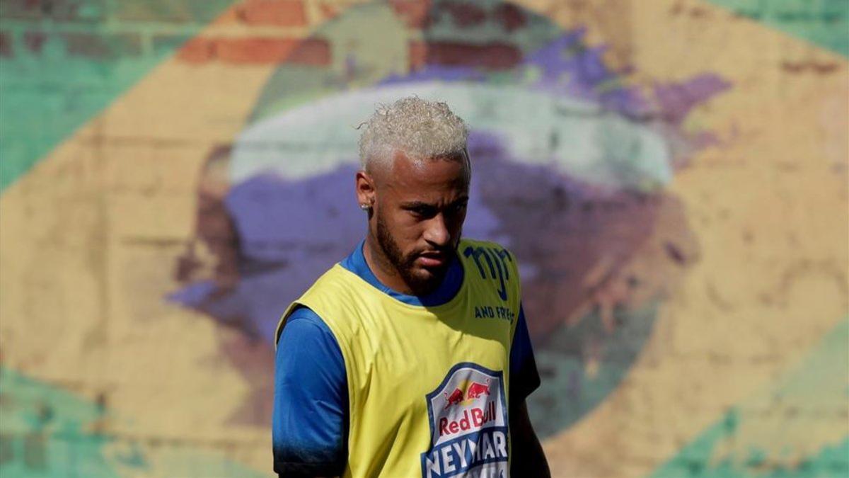 Neymar sigue a la espera de un acuerdo entre el PSG y el FC Barcelona