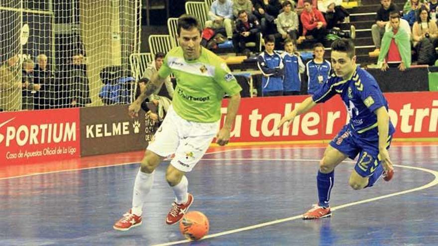 El Palma Futsal resistió en la primera parte, pero se hundió en la segunda.