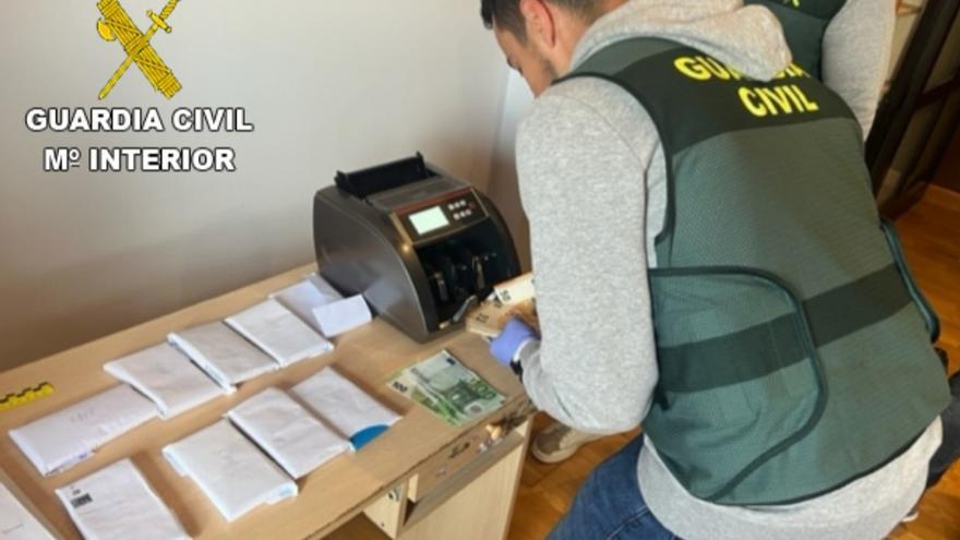 La Guardia Civil desarticula un grupo dedicado a la explotación laboral de extranjeros en la Comarca del Deza