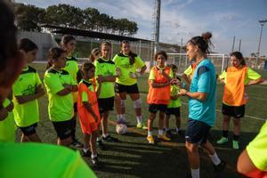 En vídeo, así entrenan las jóvenes que quieren ser futbolistas profesionales.