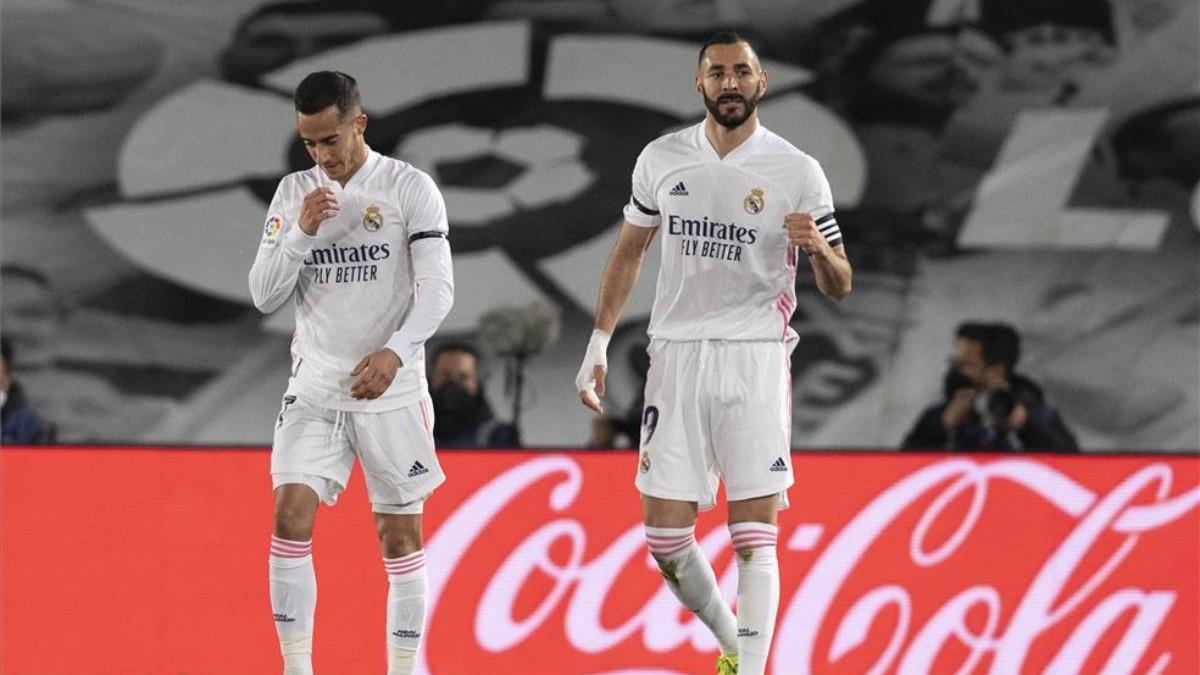 Benzema y Lucas Vázquez, durante el Clásico de este sábado.