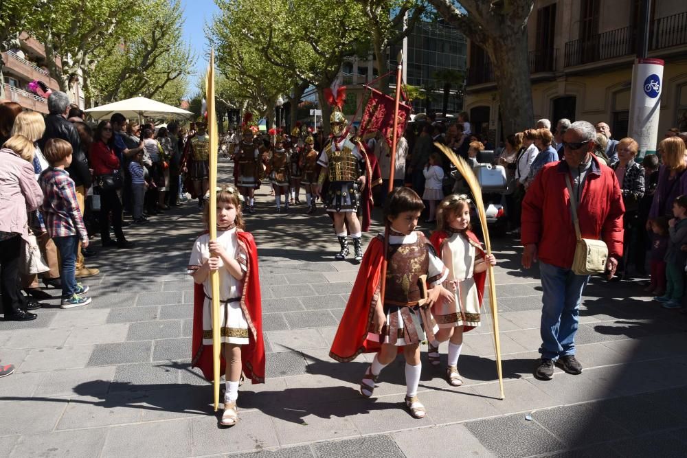 Benedicció de Rams davant l'església de Crist Rei de Manresa i desfilada dels Armats