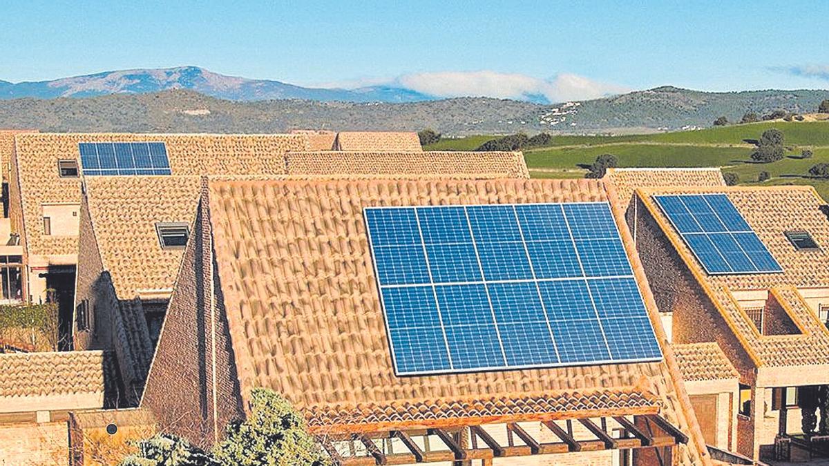 Las dudas más frecuentes sobre los paneles solares en viviendas  unifamiliares - La Opinión de Murcia