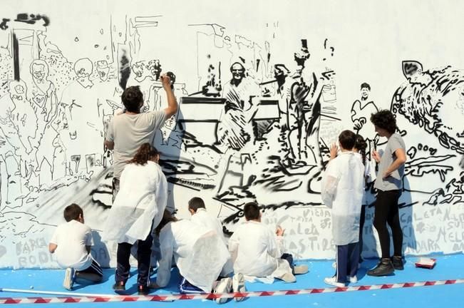 Vecinos de San Cristóbal pintan el nuevo mural