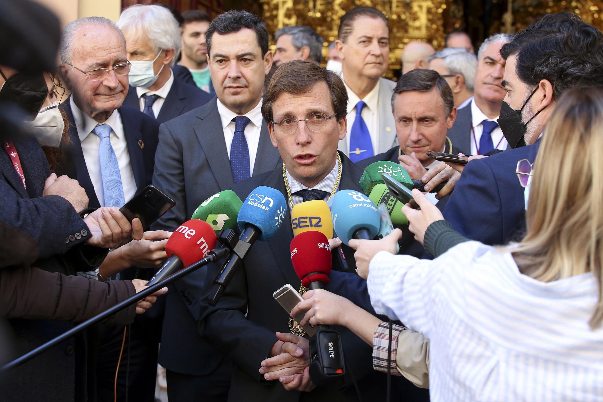 El alcalde de Madrid, José Luis Martínez-Almeida, atiende a los medios