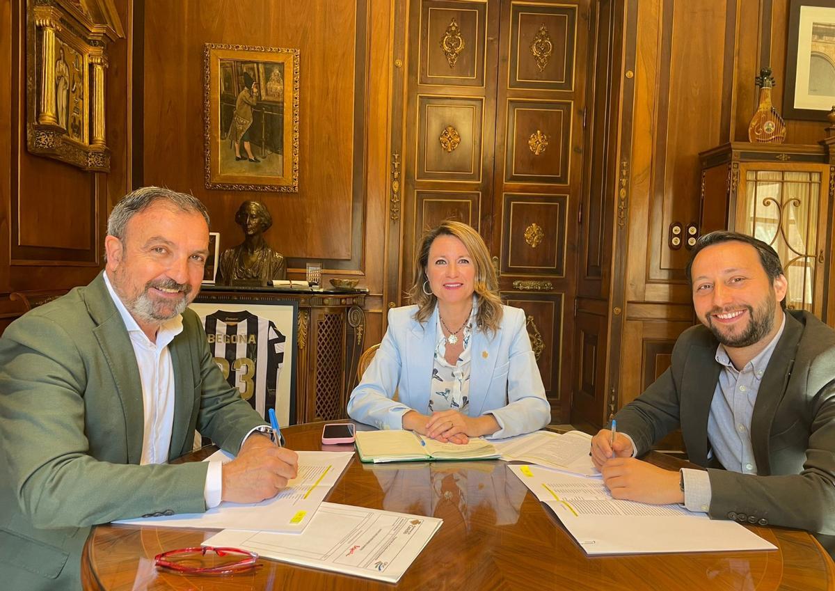 Redondo, Carrasco y Toledo, en una reunión.