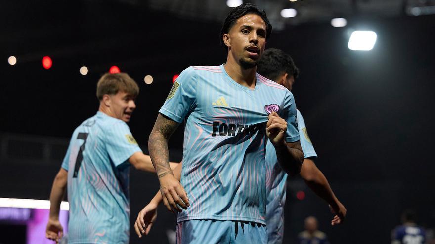 ¡Misil directo a la escuadra! Diego Almeida, de jugar con Lamine a marcar este golazo para su equipo de la Kings League