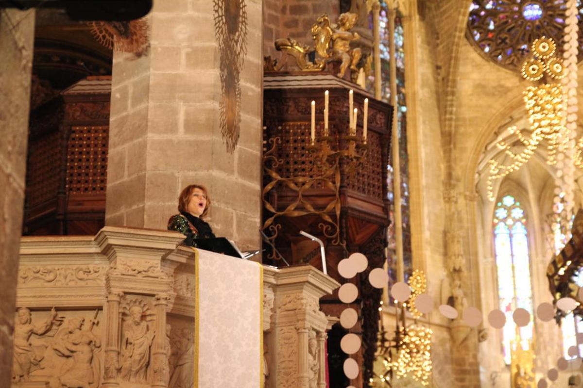 Mehrere tausend Personen kamen an Heiligabend wieder zu den beiden Ausgaben der deutschsprachigen ökumenischen Christvesper in der Kathedrale von Palma de Mallorca, die inzwischen seit 1971 auf Mallorca stattfinden. Die Predigt hielt Pfarrer Andreas Falow.