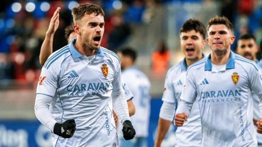 Mario Soberón celebra el 1-1 del Real Zaragoza en Ipurua.